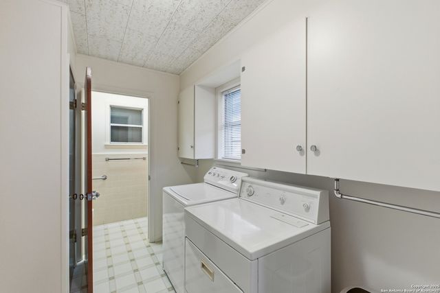 1109 27th, Hondo, TX 78861