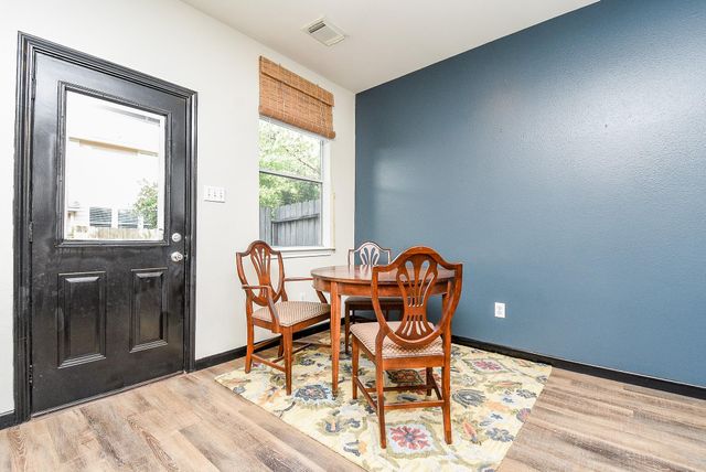 87 Blue Creek Place, The Woodlands, TX 77382