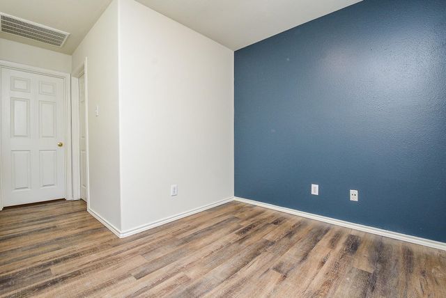 87 Blue Creek Place, The Woodlands, TX 77382