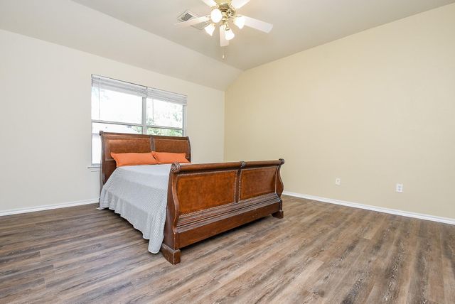 87 Blue Creek Place, The Woodlands, TX 77382