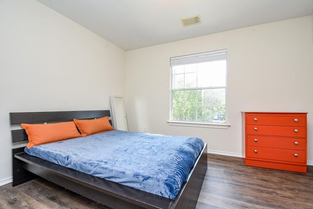 87 Blue Creek Place, The Woodlands, TX 77382