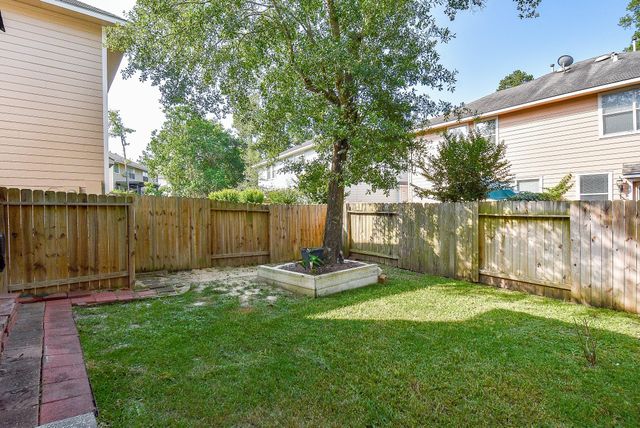 87 Blue Creek Place, The Woodlands, TX 77382