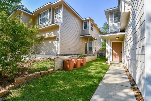 87 Blue Creek Place, The Woodlands, TX 77382