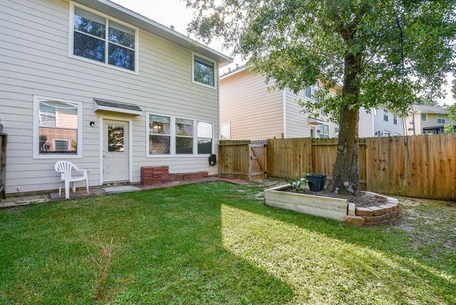 87 Blue Creek Place, The Woodlands, TX 77382