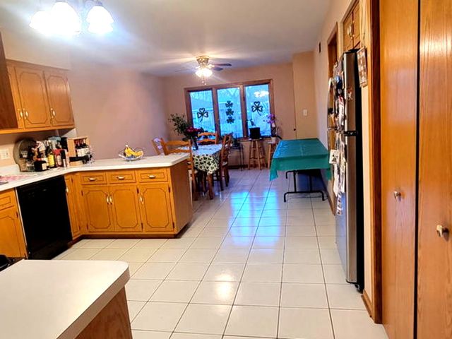 14241 Mackinaw Avenue, Burnham, IL 60633