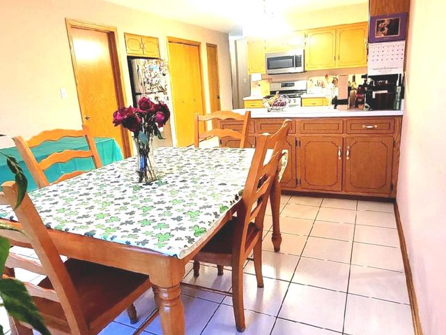 14241 Mackinaw Avenue, Burnham, IL 60633