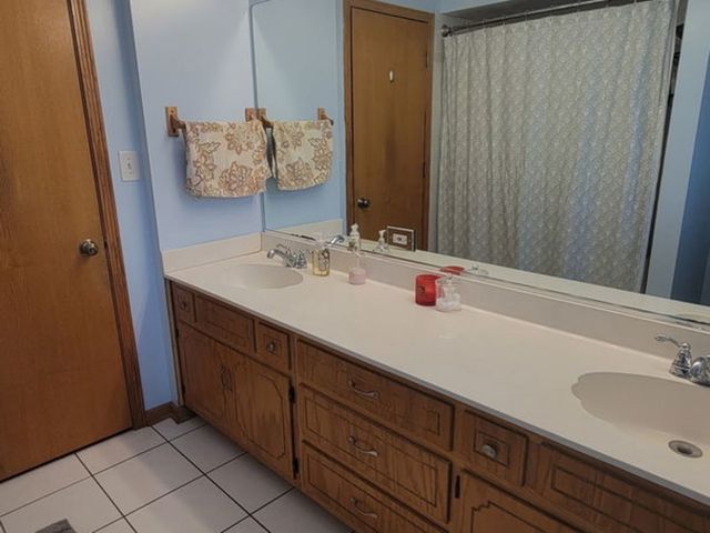 14241 Mackinaw Avenue, Burnham, IL 60633