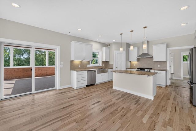 1120 N Division Street, Waunakee, WI 53597