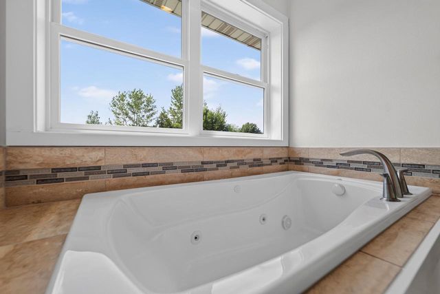 1120 N Division Street, Waunakee, WI 53597