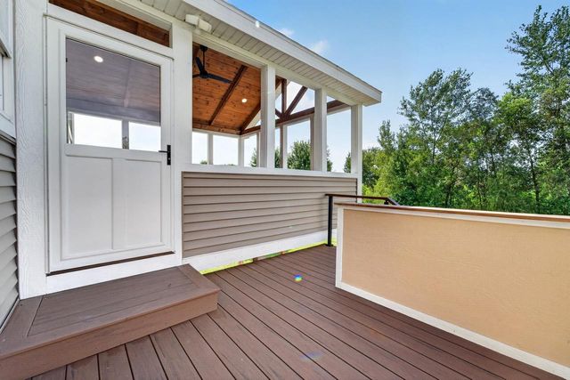 1120 N Division Street, Waunakee, WI 53597