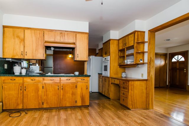 355 WESTVIEW ST, Dayton, VA 22821