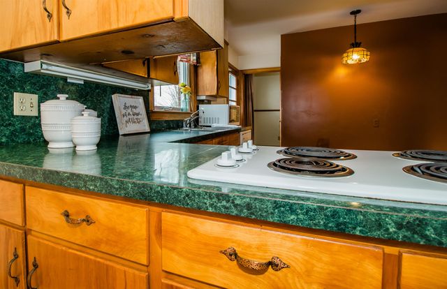 355 WESTVIEW ST, Dayton, VA 22821