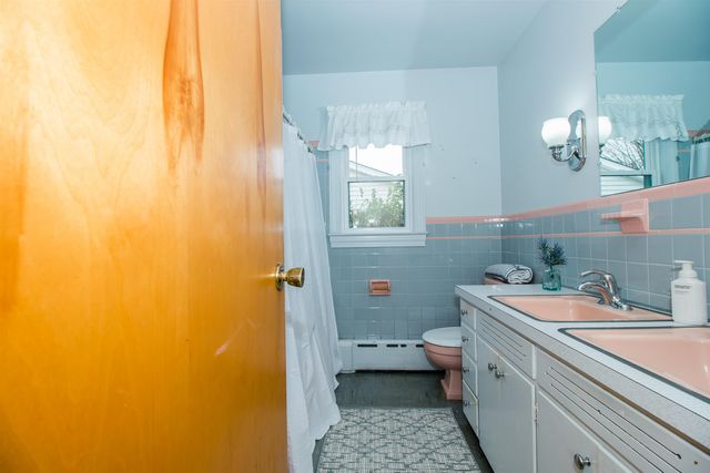 355 WESTVIEW ST, Dayton, VA 22821