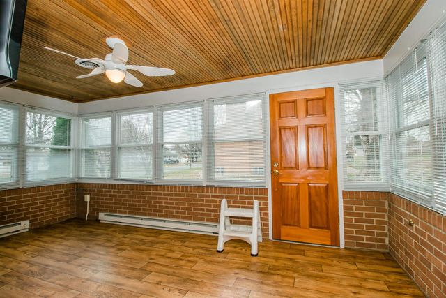 355 WESTVIEW ST, Dayton, VA 22821