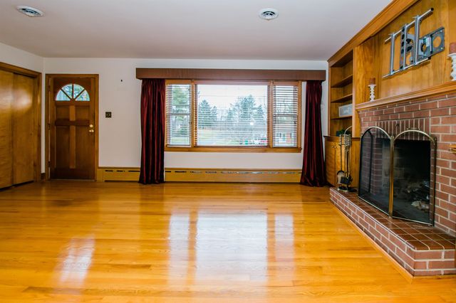 355 WESTVIEW ST, Dayton, VA 22821