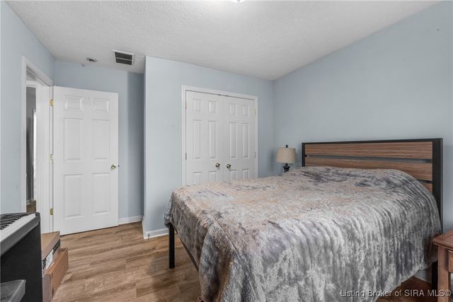 917 Valley View Road, New Albany, IN 47150