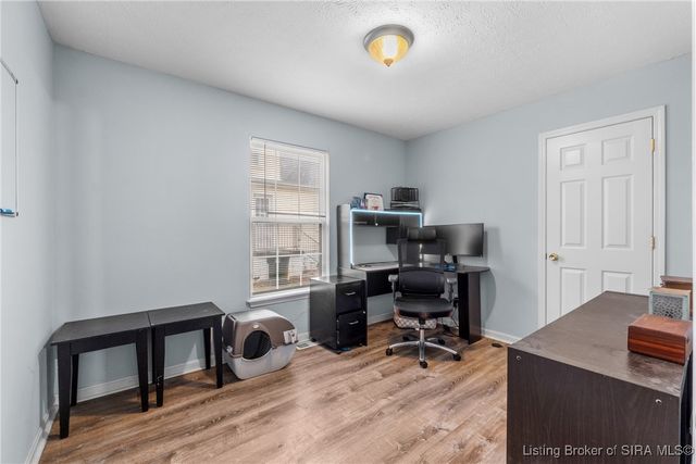 917 Valley View Road, New Albany, IN 47150