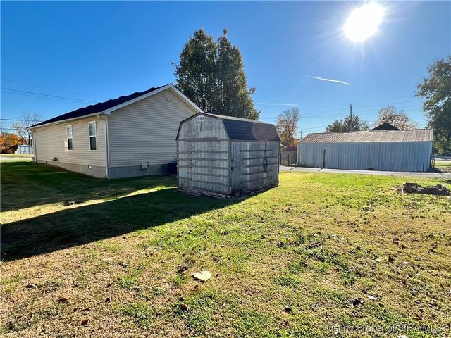 917 Valley View Road, New Albany, IN 47150