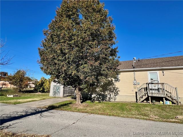 917 Valley View Road, New Albany, IN 47150