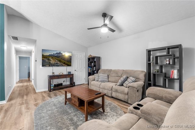 917 Valley View Road, New Albany, IN 47150