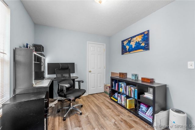 917 Valley View Road, New Albany, IN 47150