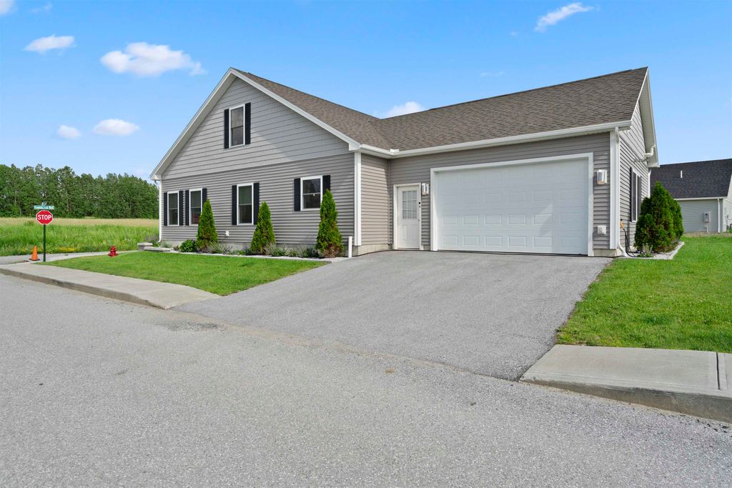 978 Franklin Park West, St. Albans Town, VT 05478