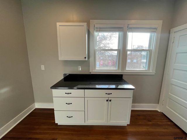 1511 N 33rd Street, Omaha, NE 68111