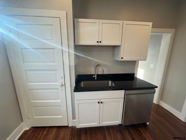 1511 N 33rd Street, Omaha, NE 68111