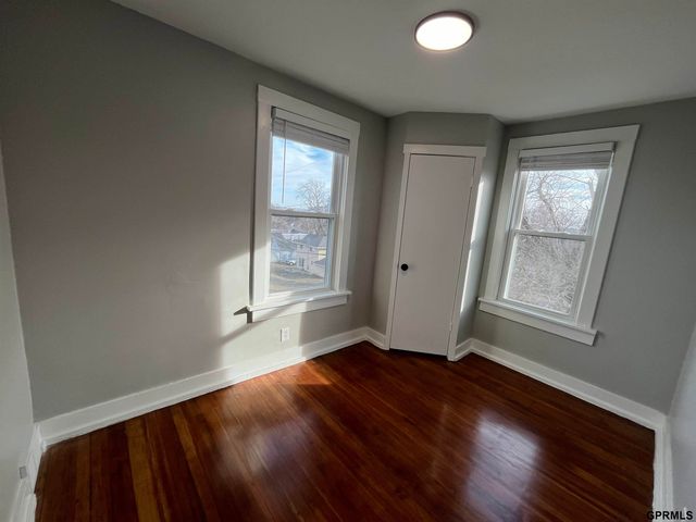 1511 N 33rd Street, Omaha, NE 68111