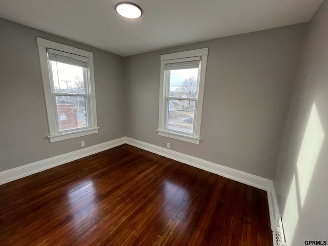 1511 N 33rd Street, Omaha, NE 68111