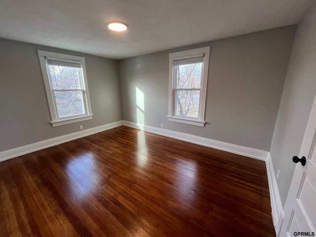 1511 N 33rd Street, Omaha, NE 68111