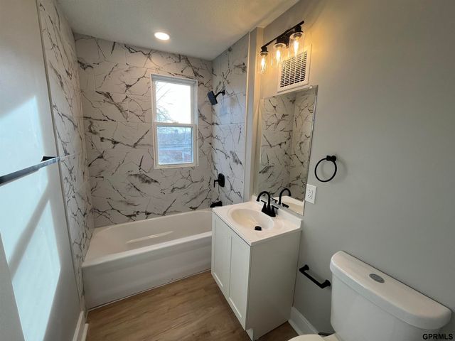 1511 N 33rd Street, Omaha, NE 68111