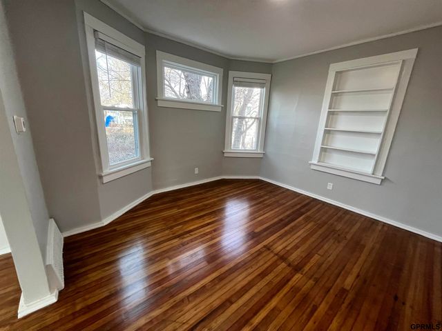 1511 N 33rd Street, Omaha, NE 68111