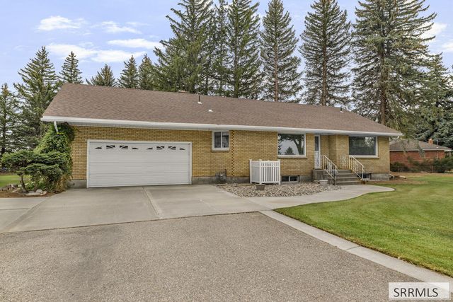 1881 W 49th S, Idaho Falls, ID 83402