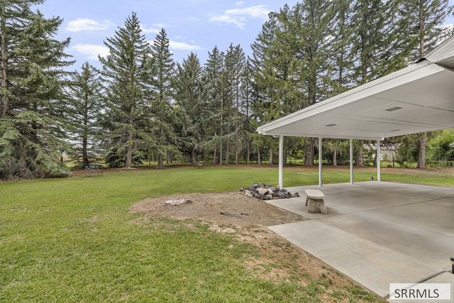 1881 W 49th S, Idaho Falls, ID 83402