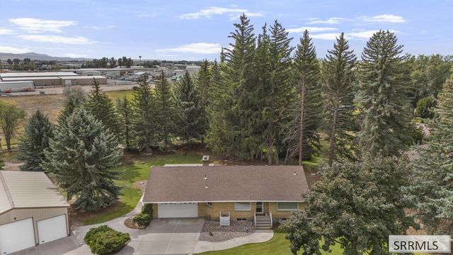 1881 W 49th S, Idaho Falls, ID 83402