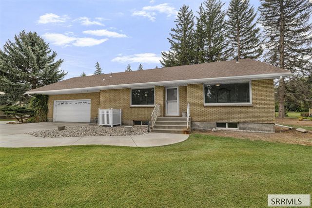 1881 W 49th S, Idaho Falls, ID 83402