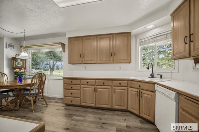 1881 W 49th S, Idaho Falls, ID 83402