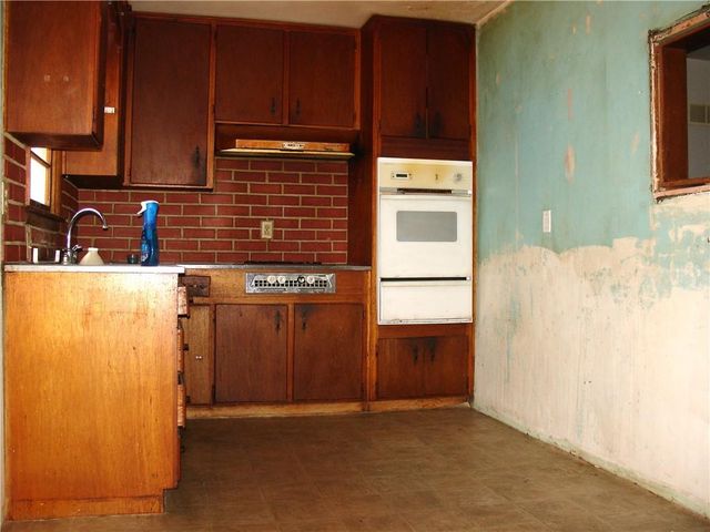 8509 Troup Avenue, Kansas City, KS 66112