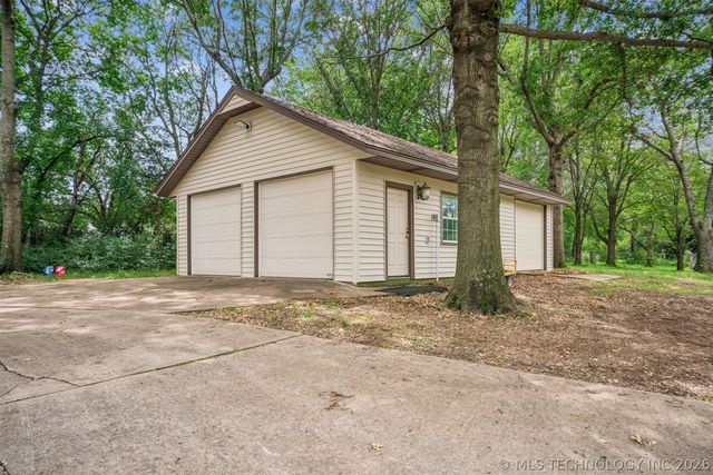 25472 S 4110 Road, Claremore, OK 74019