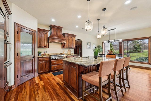 560 Birchwood DRIVE, Hartland, WI 53029