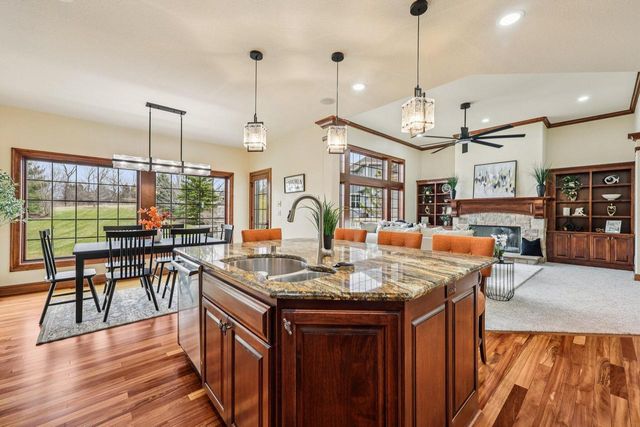 560 Birchwood DRIVE, Hartland, WI 53029