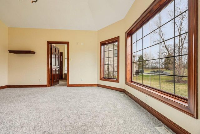 560 Birchwood DRIVE, Hartland, WI 53029