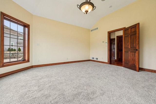 560 Birchwood DRIVE, Hartland, WI 53029