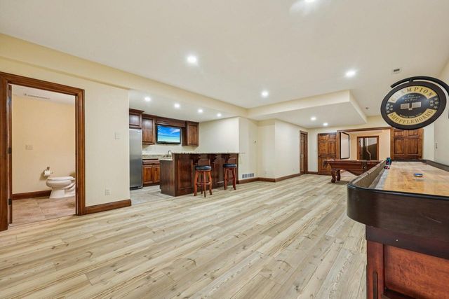 560 Birchwood DRIVE, Hartland, WI 53029