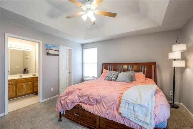 10624 N Wallace Avenue, Kansas City, MO 64157