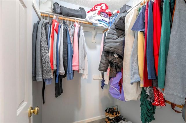 10624 N Wallace Avenue, Kansas City, MO 64157