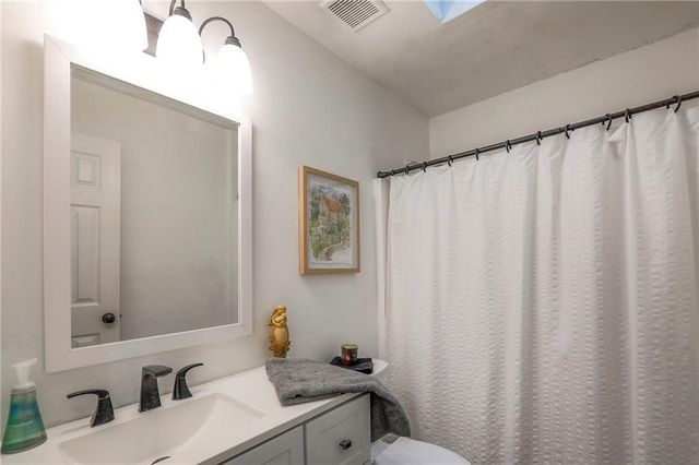 10624 N Wallace Avenue, Kansas City, MO 64157