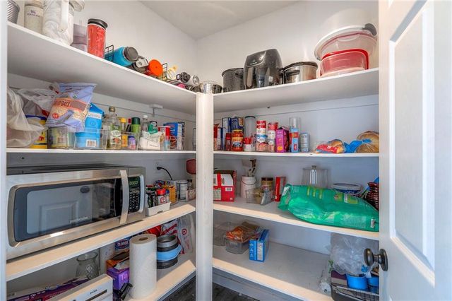 10624 N Wallace Avenue, Kansas City, MO 64157