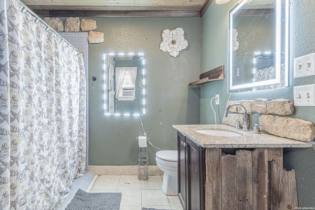 1518 W Travis St, San Antonio, TX 78207